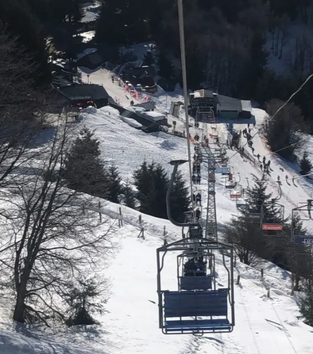 Nieve y Fuego: Raqueta y Trineo